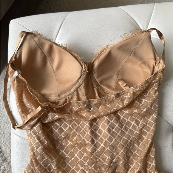 Tan lace bodysuit small NWT - Picture 14 of 15